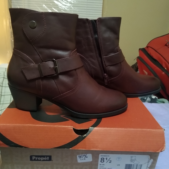 Ladies Maroon Propet Boots - Picture 2 of 3